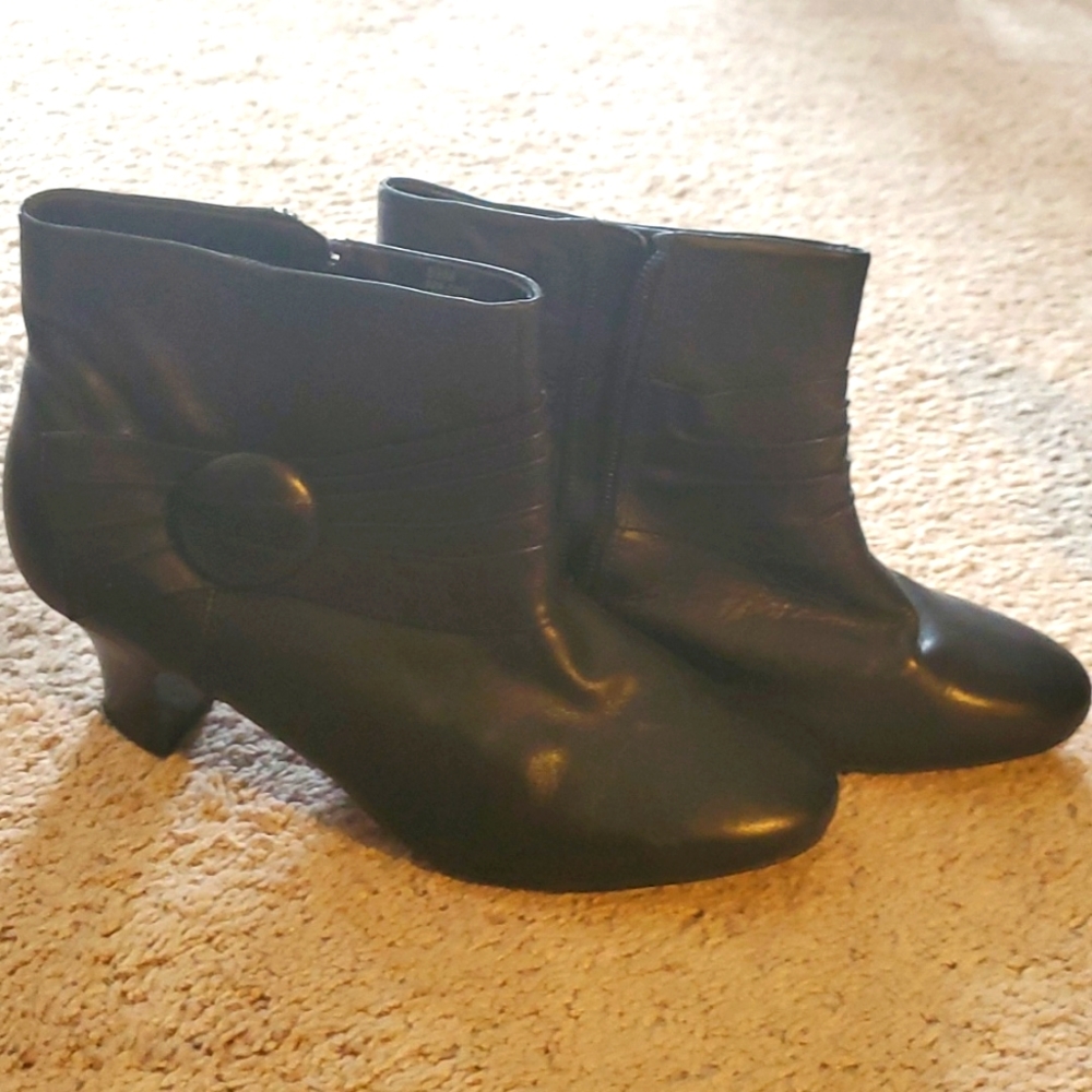 Black leather heeled boots